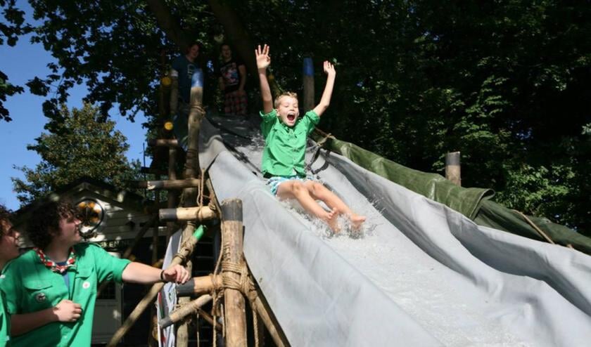 Waterglijbaan scouting Ginneken. foto Ginneken