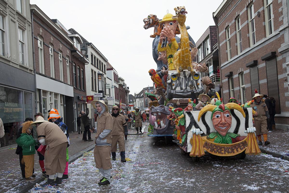 De Narrekoppen, winnaars bij de Grote Wagens tijden de Optocht van 't Kielegat 2013. foto's Marjan Maasdam