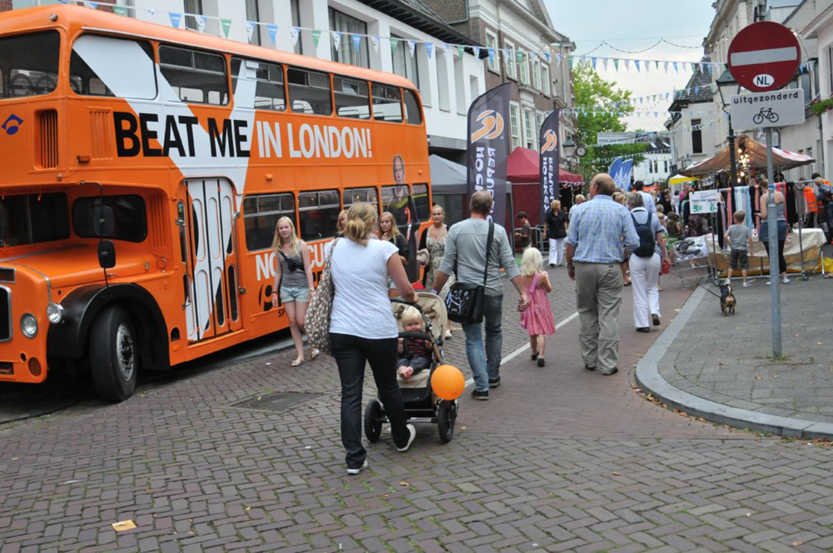 Het jaarlijks evenement Zomerfestival, ofwel Bruisend Ginneken met de traditionele kermis is gestart foto Perry Roovers