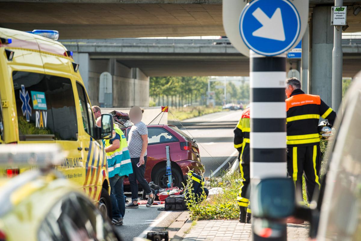 Bij een ongeval op de Ettensebaan raakte een vrouw zwaargewond.
