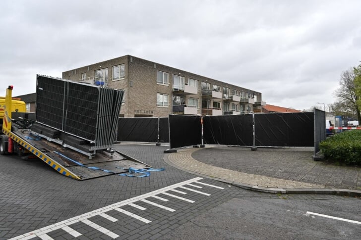 Zwaargewonde Man Overleden Op Straat, Politie Doet Onderzoek ...