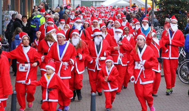 Al die keer eerder organiseerde de Rotary Club een Santa Run in Pijnacker. Dit jaar wordt ook in Delft een Santa Run georganiseerd. (foto: archief)