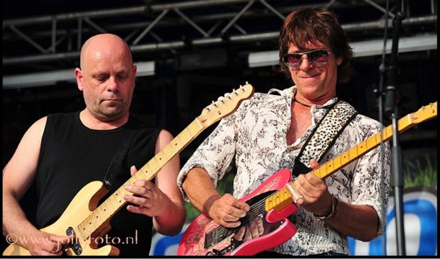 De evenwijdig spelende gitaristen van Horse.
