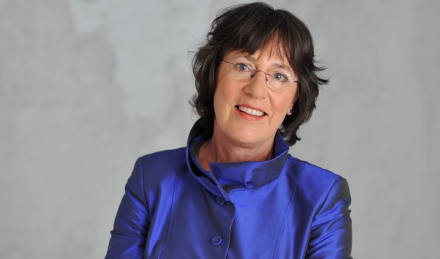 De lezing over surrealisme wordt gegeven door Josée Claassen.