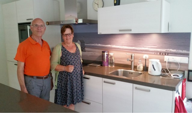 Peter en Jorie van Leeuwen en de andere bewoners van Parel aan de Schie zijn definitief van de kalkaanslag af.