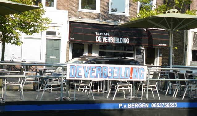 Bij de Verbeelding kunt u heerlijk dineren op de terrasboot.