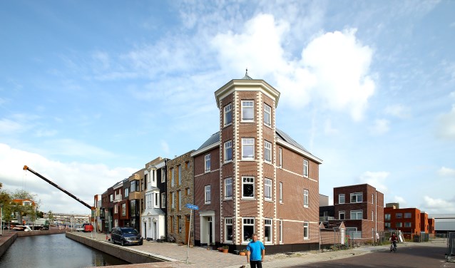 De Coendersbuurt is één van de nieuwste buurten van Delft. De bouw van nieuwe woningen houdt voorlopig nog niet op. Hondenbezitters kunnen ondertussen opgelucht ademhalen. (foto: Koos Bommelé)