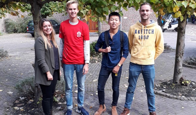 Marissa, Teun, Jasper en Gertjan zijn klaar voor de reis naar Ghana