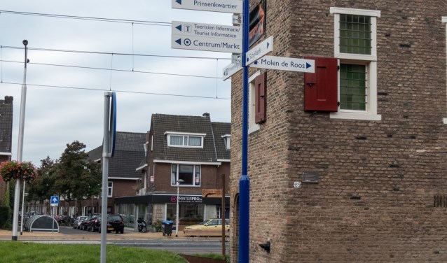 De bewegwijzering bij de waltoren leidt tot hoofdbrekens
