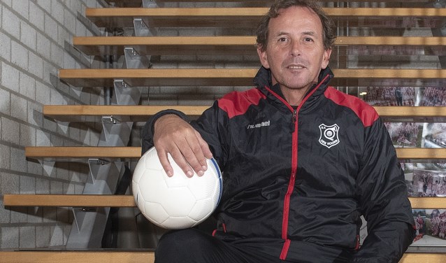 Gerard Gronsveld heeft veel geleerd van Chris Kronshorst en Peter van Velzen en past dat nu als trainer bij Den Hoorn toe. (foto: Roel van Dorsten)