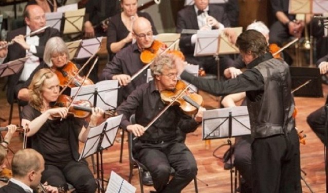 Het strijkorkest Camerata Terra Reno treedt op bij Op Hodenpijl (Foto: Marco Bons)