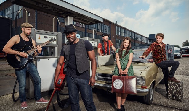 De band Rapaille treedt belangeloos op in het Rietveld Theater (Foto: Vincent Basler)