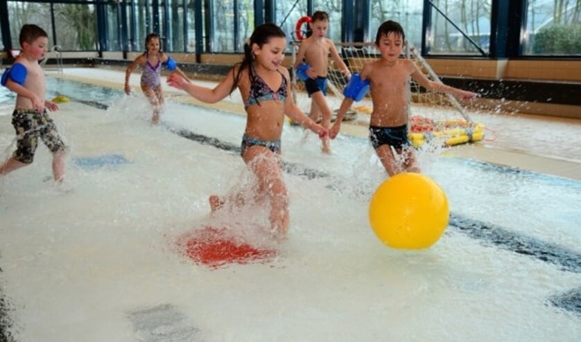 Doe mee met het Eerste Delftse Watervoetbaltoernooi in Zwembad Kerkpolder!