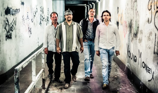 De formatie bestaat uit: Marco Neep (drums en zang), Henry Neep (basgitaar), Eric Bosma (gitaar en zang) en Peter Venema (harmonica en hammond).