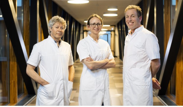 De specialisten van het multidisciplinair centrum prostaatkankerzorg in het Reinier de Graaf Gasthuis in Delft.