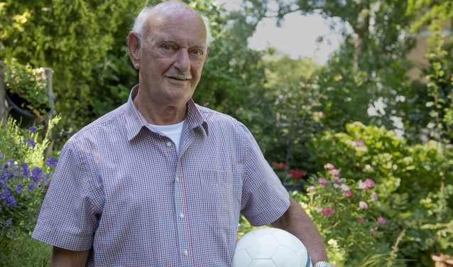 Jan van Zuijlen speelde nooit in het eerste elftal van Delft, maar is van onschatbare waarde voor de vereniging. (foto: Roel van Dorsten)
