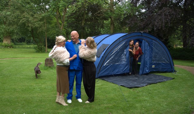 Er gebeuren allemaal dingen die niet in de haak zijn op Camping Parcksight...