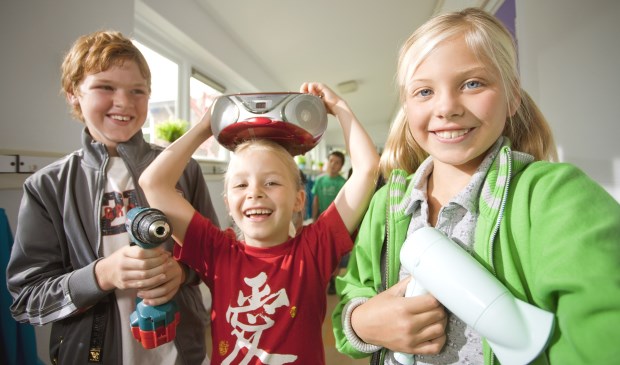 De basisschoolleerlingen en hun e-waste (foto: Wecycle)
