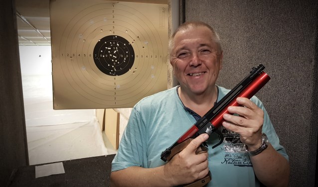 Bij schietvereniging 'Doel Treffend' beheersen ze veel disciplines en hebben ze veel goede schutters, waaronder Dirk (tekst en foto: Willemdebie.nl)