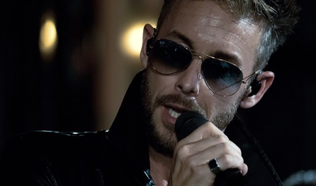 Charly Luske eert George Michael in Theater de Veste