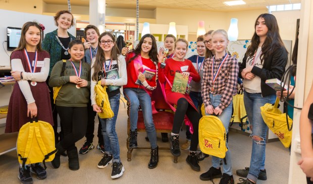 De deelnemers verzameld met wethouder/loco-burgemeester Martina Huijsmans