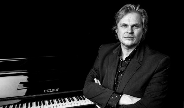 Pianist en historicus Roel Spanjers, één van de extraatjes op het Bluesmenu