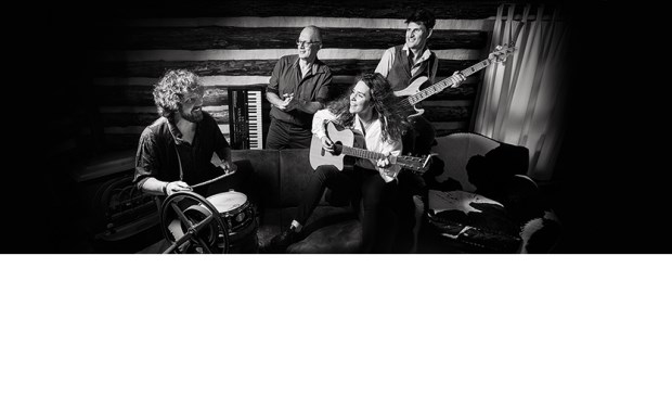 De formatie Eastwood speelt westwaarts in Delft.