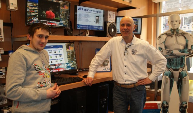 De vertrouwde gezichten van Computershop Delft, met rechts
Erik van Schelven en links Rick Bosch.