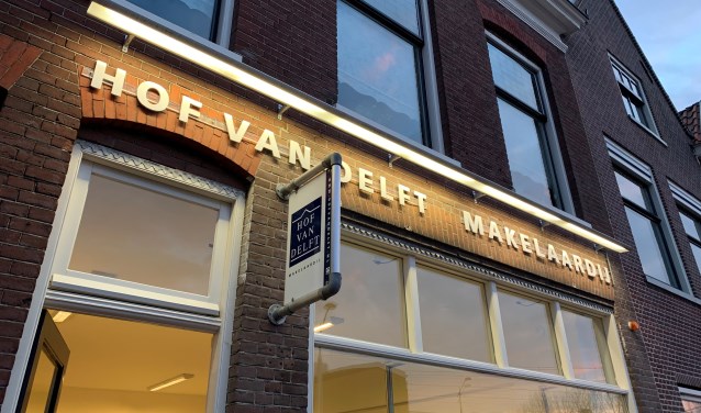 Hof van Delft Makelaardij is aan de Wateringsevest een vertrouwde aanblik.