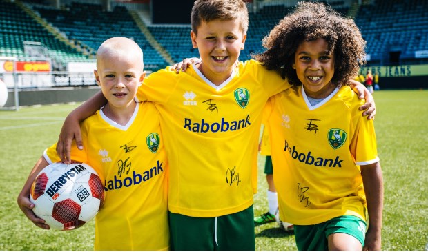 Maak vrienden tijdens het ADO-voetbalkamp!
