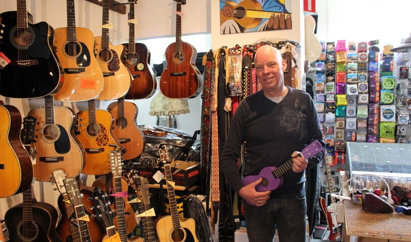 Roy Mosterdijk wil alleen goede instrumenten verkopen. "Voor rotzooi ben ik allergisch." (Foto: EvE)