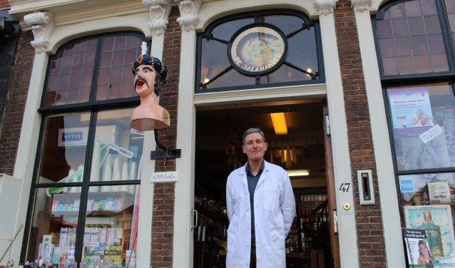 Robert Vlugt neemt alle tijd voor zijn klanten. (Foto: EvE)