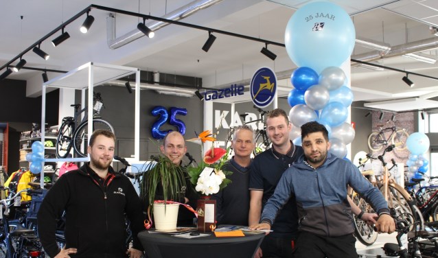 Het team van Karlas Fietsen staat ook ná het jubileum voor u klaar! (Foto: EvE)