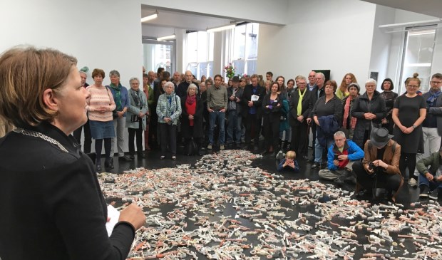 De nieuwe expositieruimte in de Papenstraat, 38CC, werd officieel geopend door burgemeester Marja van Bijsterveldt