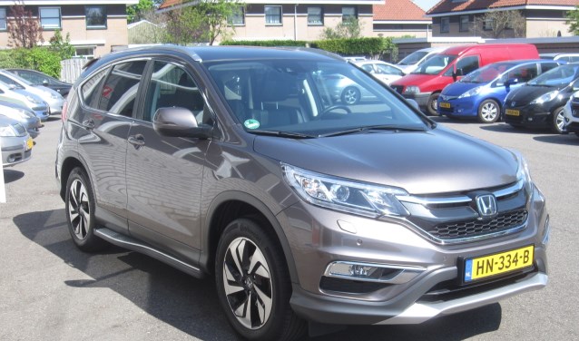 De Honda CR-V op het buitenterrein, Top Occasion bij Auto Ruiter.