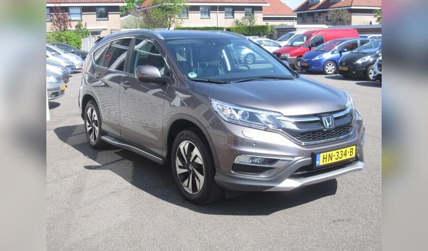De Honda CR-V op het buitenterrein, Top Occasion bij Auto Ruiter.