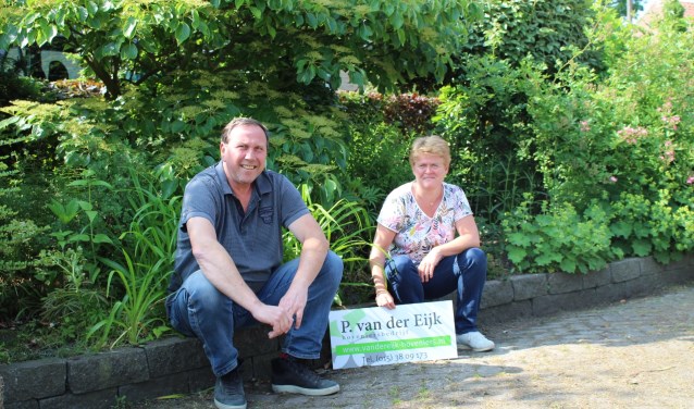 Gerard Weijgertse en Ineke van der Zaan. Allebei oudgedienden bij P. van der Eijk Hoveniers. (Foto: EvE)