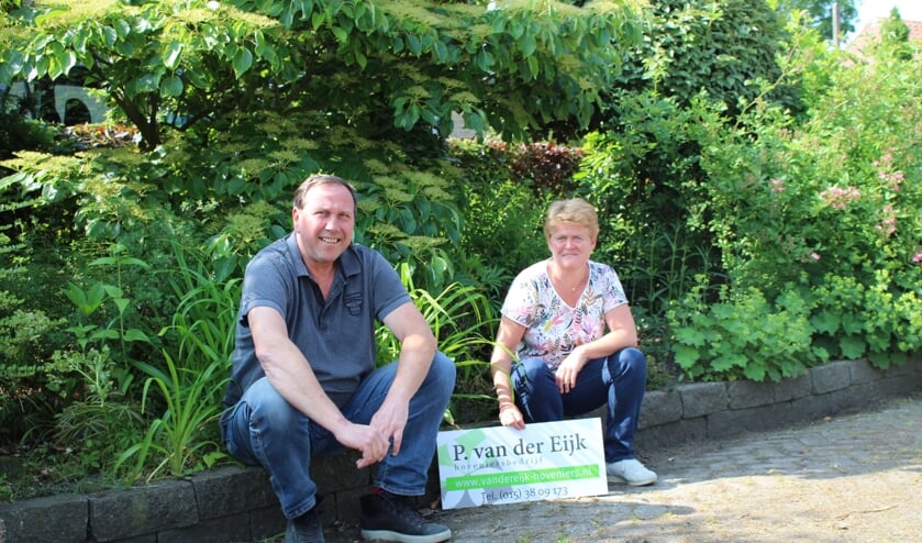 Gerard Weijgertse en Ineke van der Zaan. Allebei oudgedienden bij P. van der Eijk Hoveniers. (Foto: EvE)