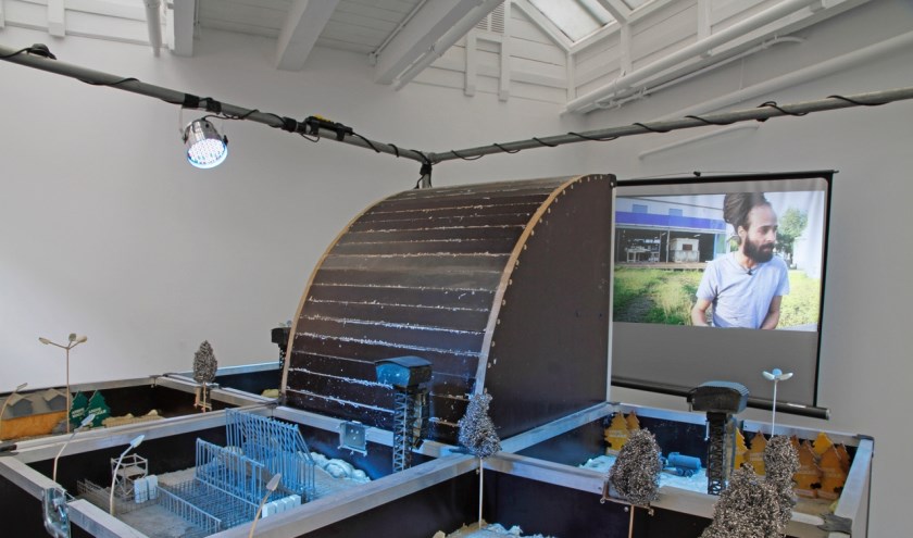 7 square metres, video-installatie, Karl Phillips.