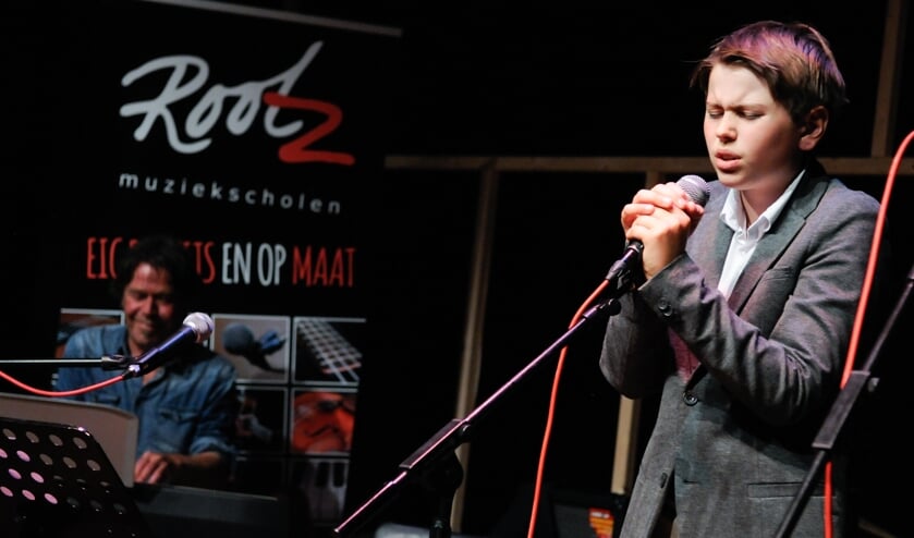 "Muzikaal talent Maarten Bakker treedt op 15 juni op bij Rootz Muziekschool" (foto: Liesbeth Bergen)