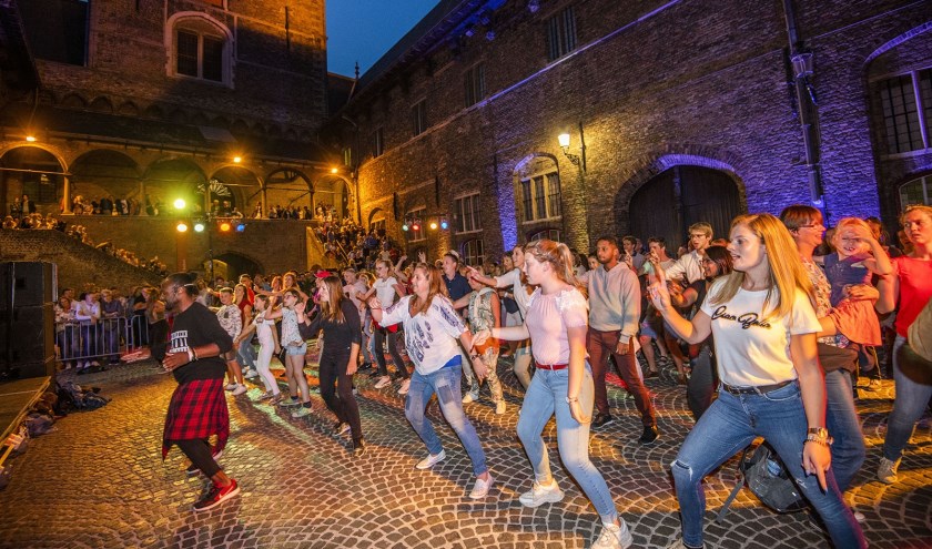 Hou je van dansen? Zaterdagavond kun je je hart ophalen in Brugge. Foto Alex Vanhee.