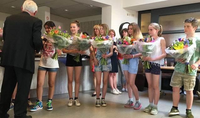 Winnaars en winnaressen stoeptegelwedstrijd