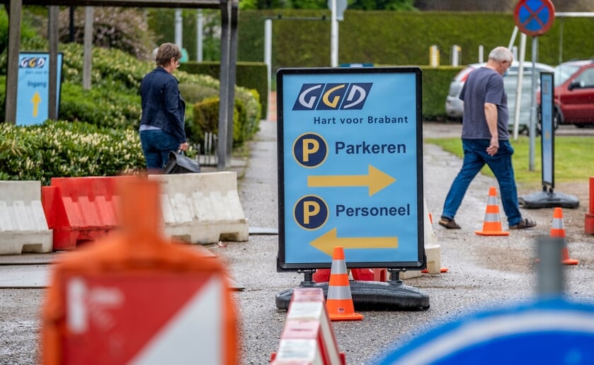 Eerste prikken gezet in geoliede Boxtelse vaccinatielocatie De Braken - Brabants Centrum
