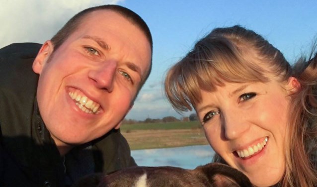 Bram en Melanie Verheijen, en hun hond Kay.