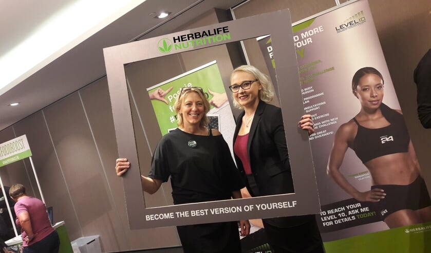 Leonie van den Berk en Amber van Zagten.
