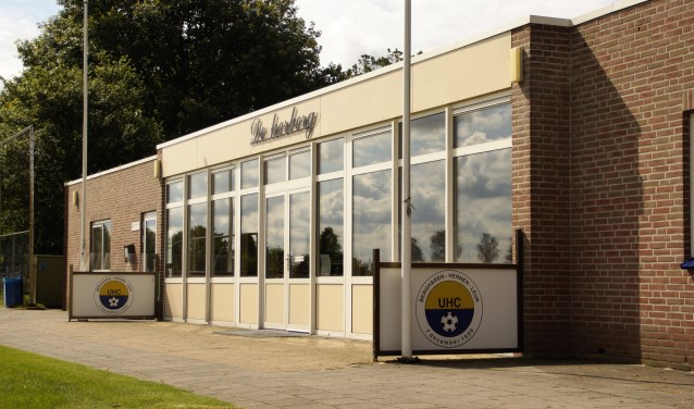 Het clubhuis van UHC.