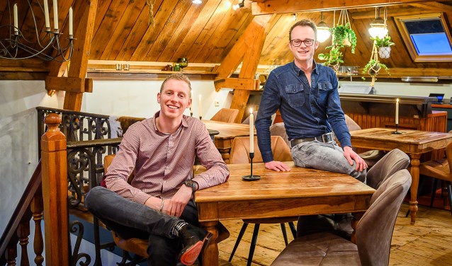 Swen Wigmans en Harold van der Borgh in hun opgefriste Bistro de Bolle.