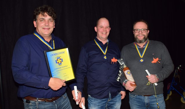 Dré van Rossum ontbreekt op foto.