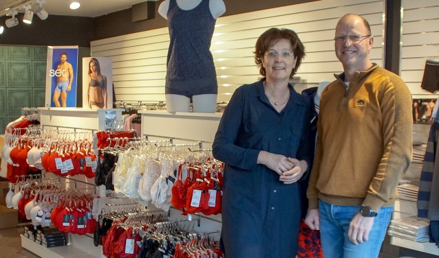 Lia en Frans in het nieuwe pand aan de Zandstraat 111.