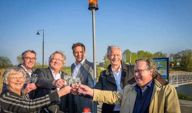 Maandag 15 april werd geproost op de officiële start van de pleisterplaats.